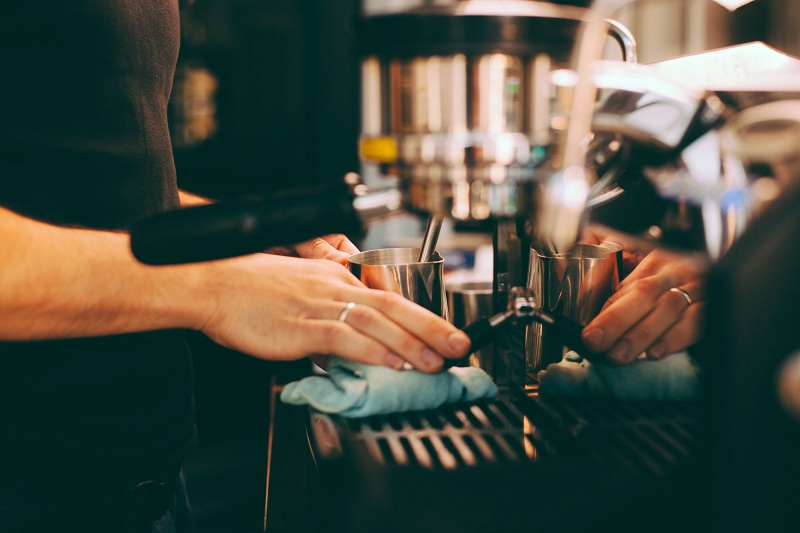 Ways To Clean The Coffee Machine